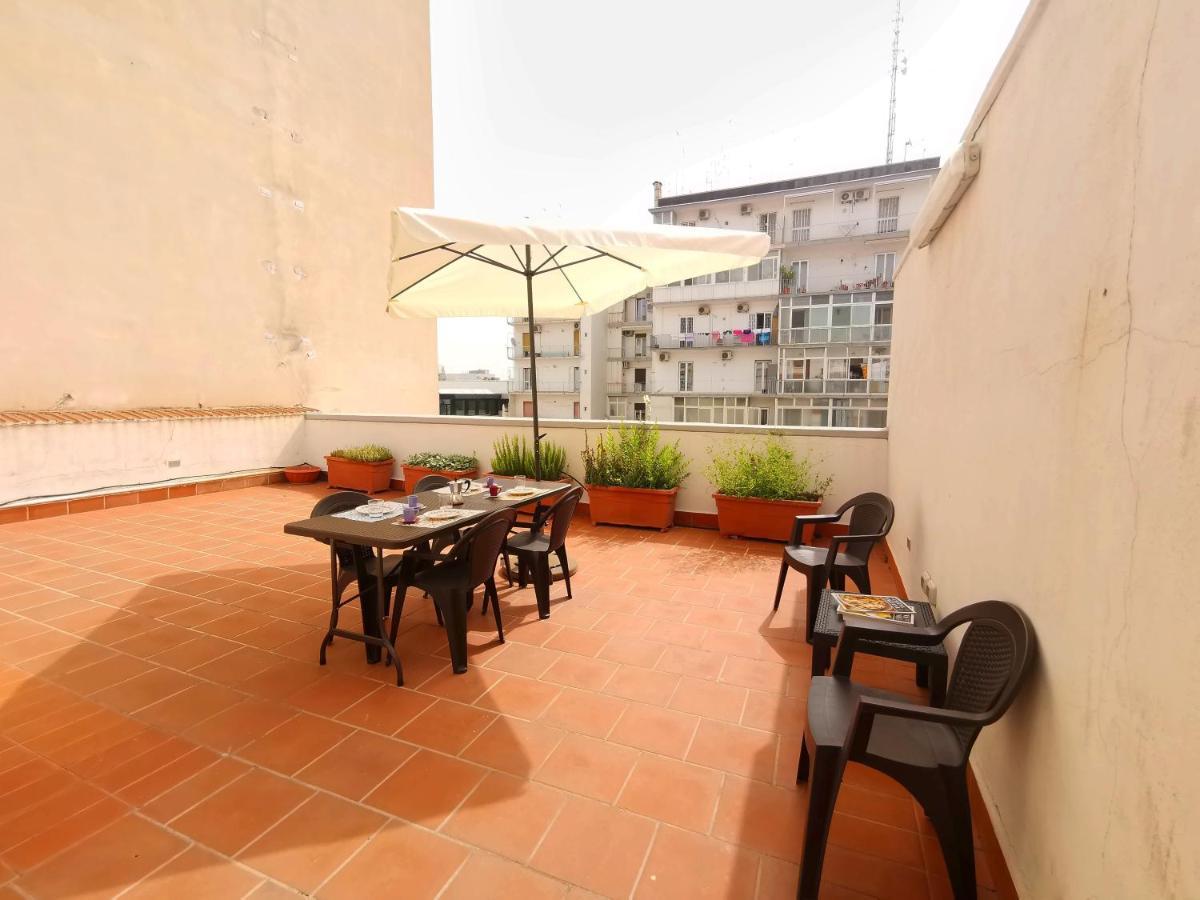 Terrazza Cavour Apartment Bari Bagian luar foto