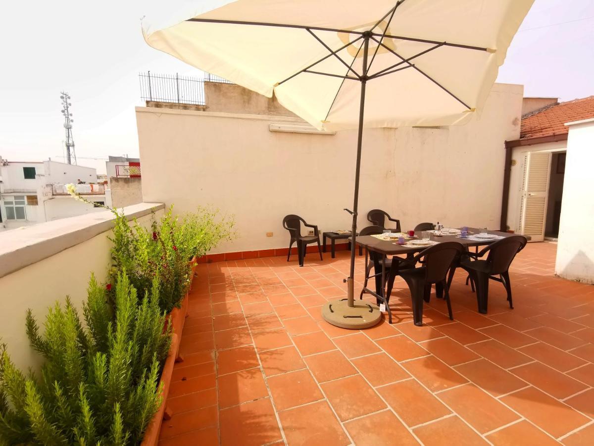 Terrazza Cavour Apartment Bari Bagian luar foto
