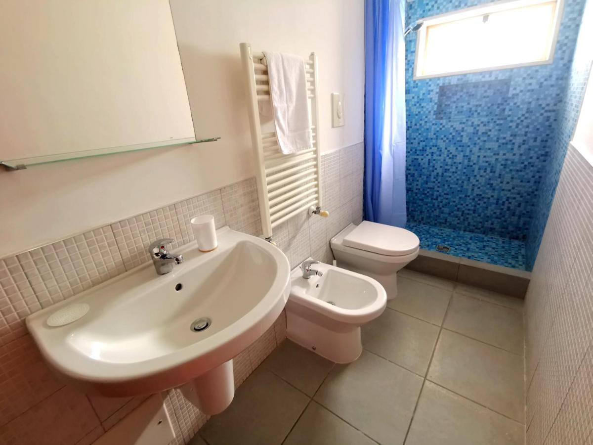 Terrazza Cavour Apartment Bari Bagian luar foto